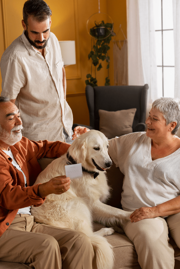 Chien avec résidents d'EHPAD et soignant